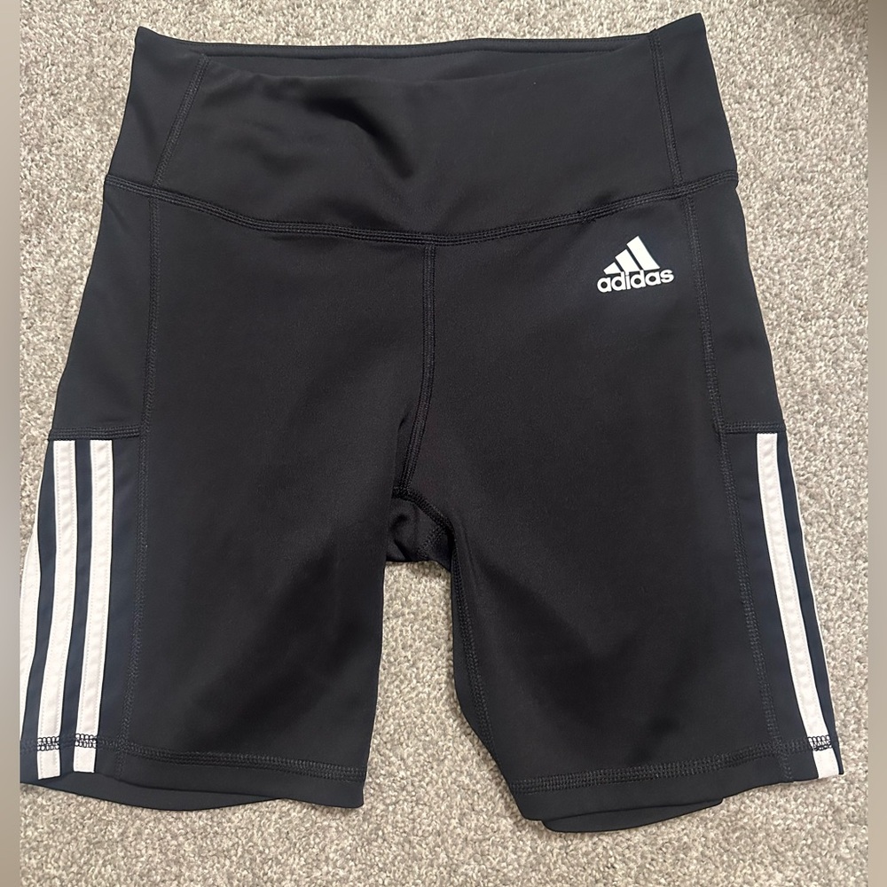 Black Adidas Aeroready size M, very good condition